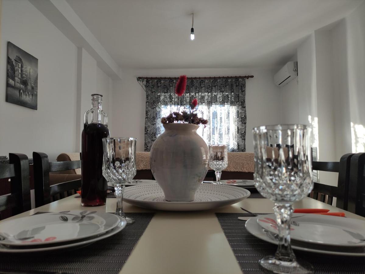 Ionia Apartments Sarandë Esterno foto