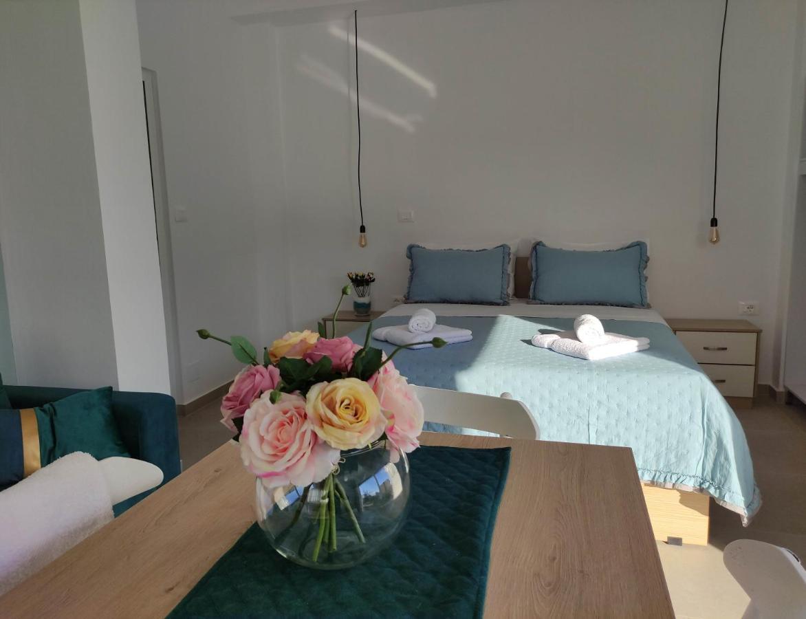 Ionia Apartments Sarandë Esterno foto